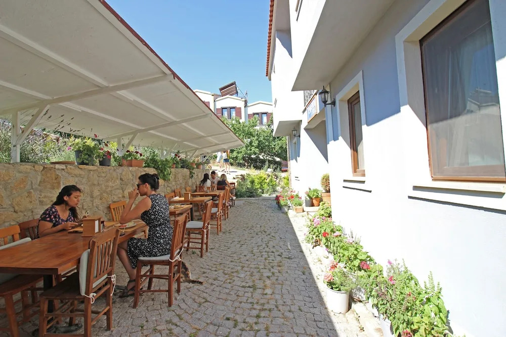 Tenedion Hotel