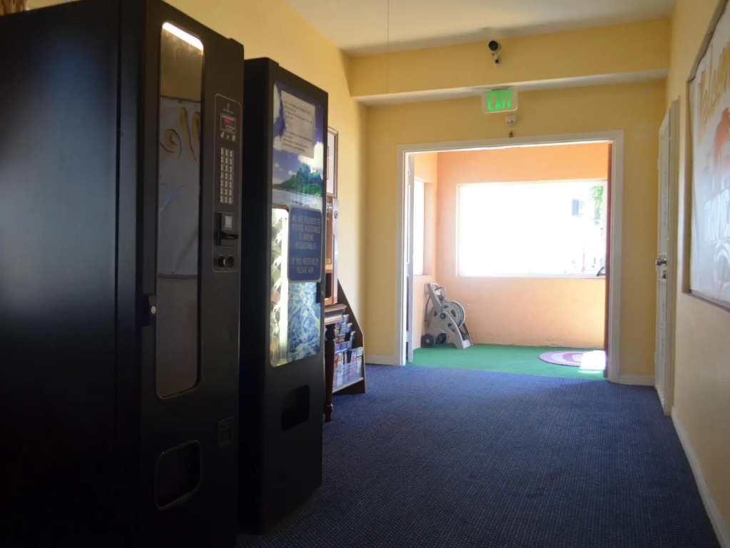 Tropicana Motel