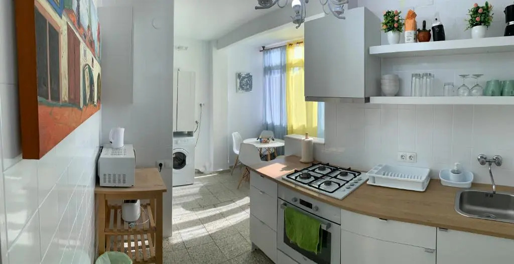Bright and Modern Apartment 3 bedroom with Balcony E3EV