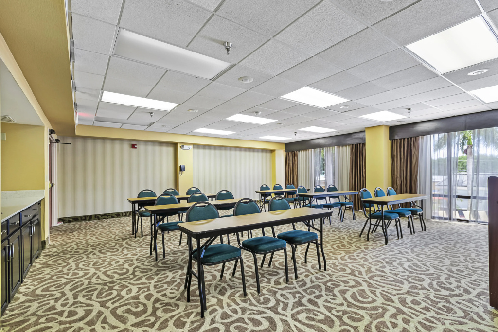 Holiday Inn - St. Petersburg West by IHG