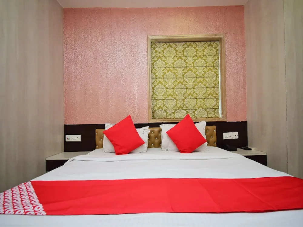 OYO 38844 Hotel Orchid Plaza