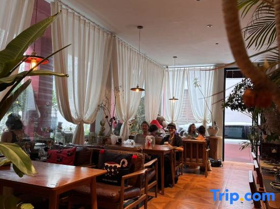 Yuntaishan Yunanzhijia Homestay (Anshang Service Area)