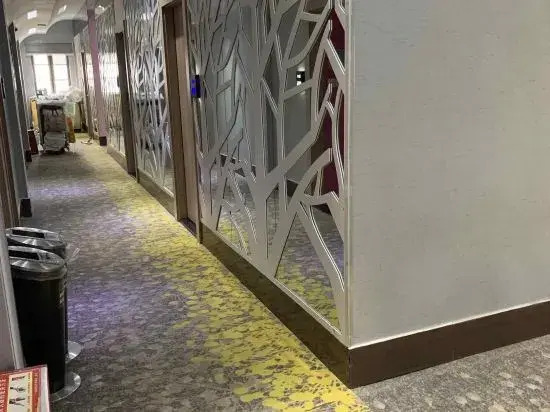 Aixiang Hotel (Shanghai Songhong Road Subway Station)