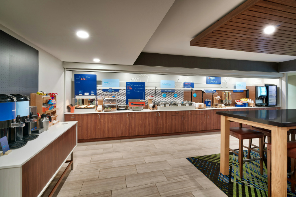 Holiday Inn Express & Suites Mitchell by IHG