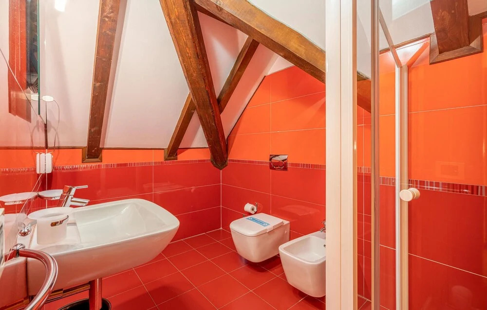 3 Bedroom Awesome Home In Albarella Ro