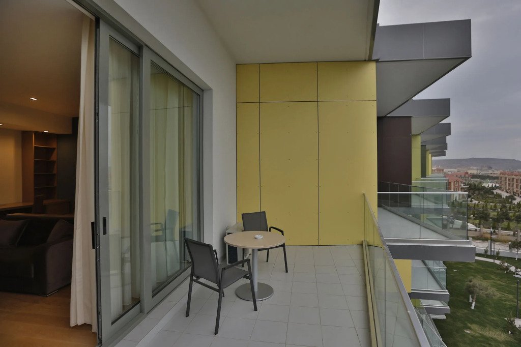 HomeBridge Hotel Apartments