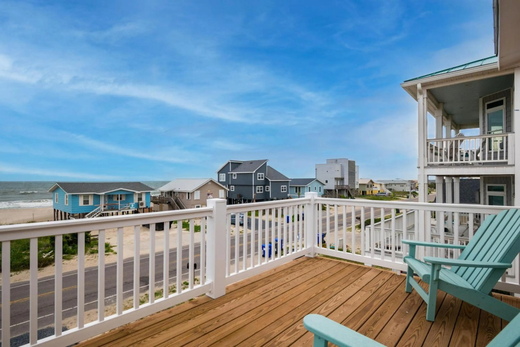 Southern Seabreeze by Oak Island Accommodations