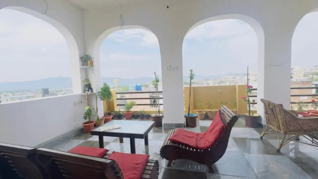 Suri Guest House