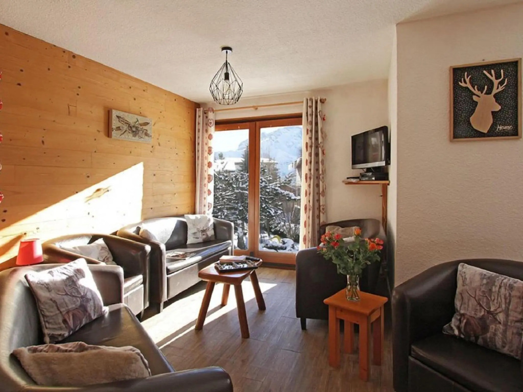 Large 16-person chalet with hot tub on terrace in Les Deux Alpes