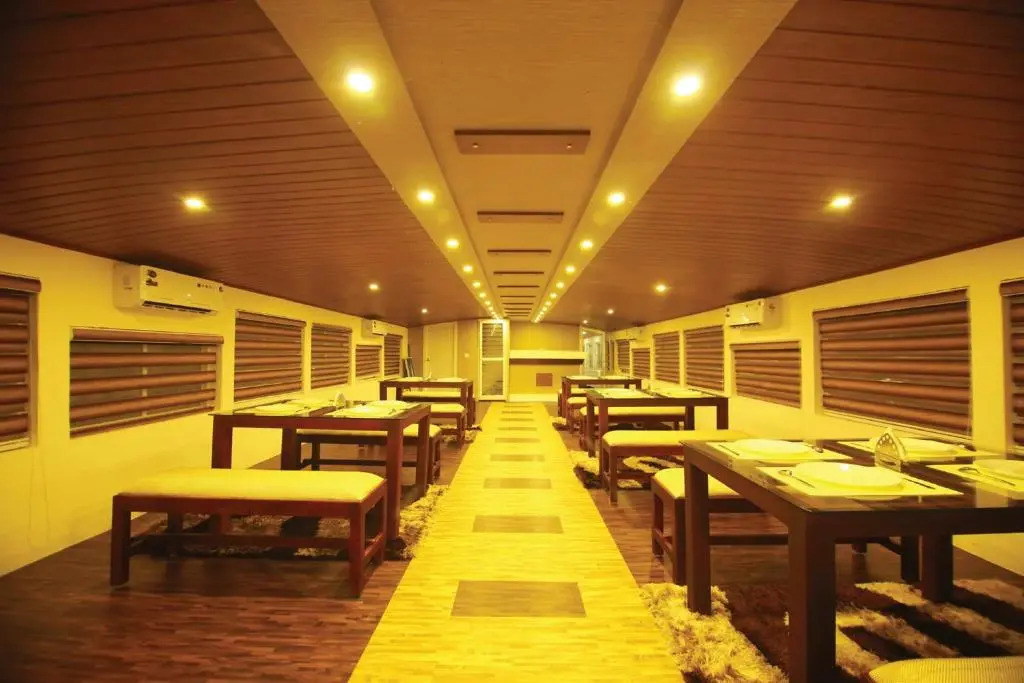 Indiavacationz Houseboats