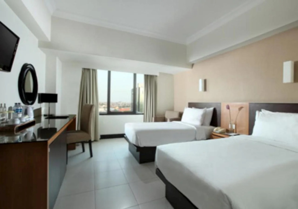 Hotel Santika Pandegiling - Surabaya