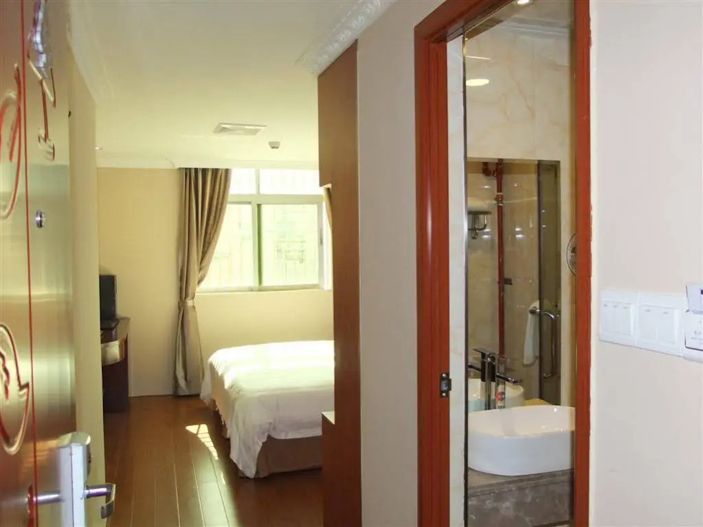 Greentree Inn Longcheng Square Shell Hotel