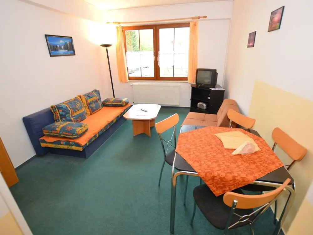 Beautiful Apartment in a Spa Resort, Only 2,5 km From the Jáchymov Chairlift - Keilberg