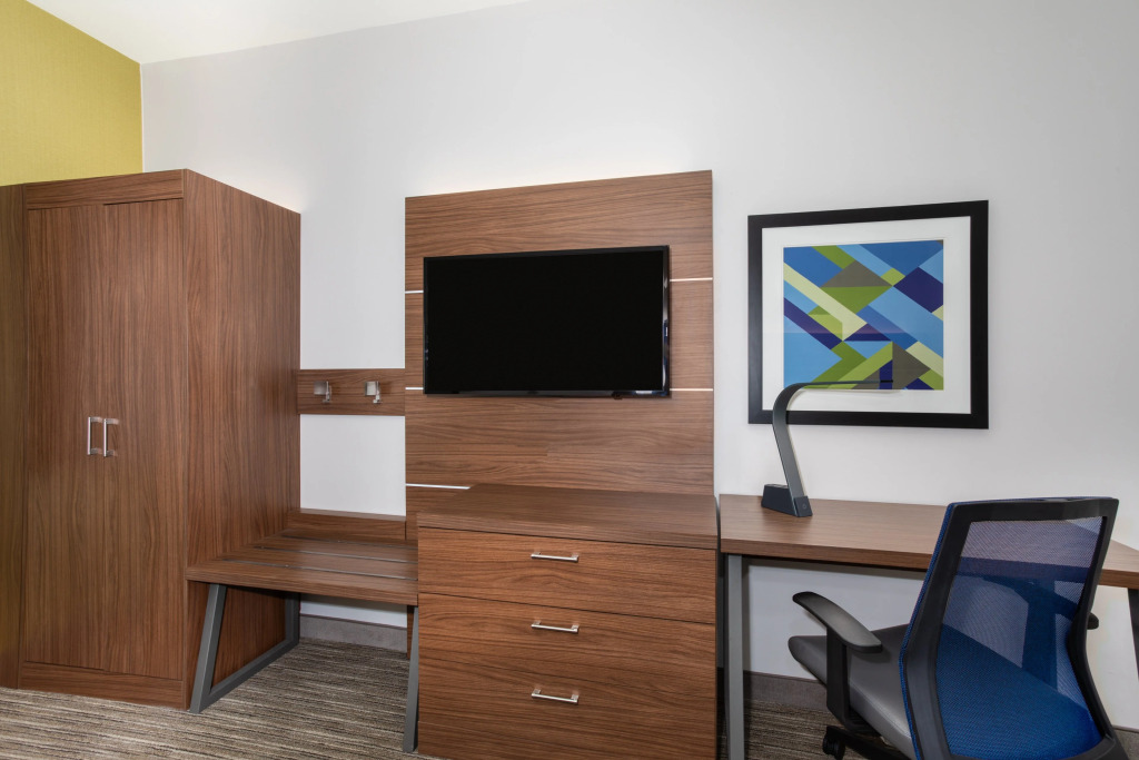 Holiday Inn Express and Suites Phoenix Tempe - University