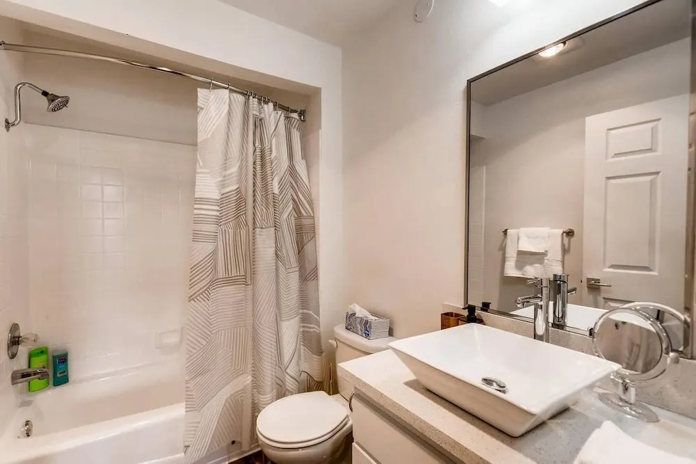 Gorgeous LA LA Land Beverly Hills 2BR - Fast Wifi - Free Parking! (BW2)