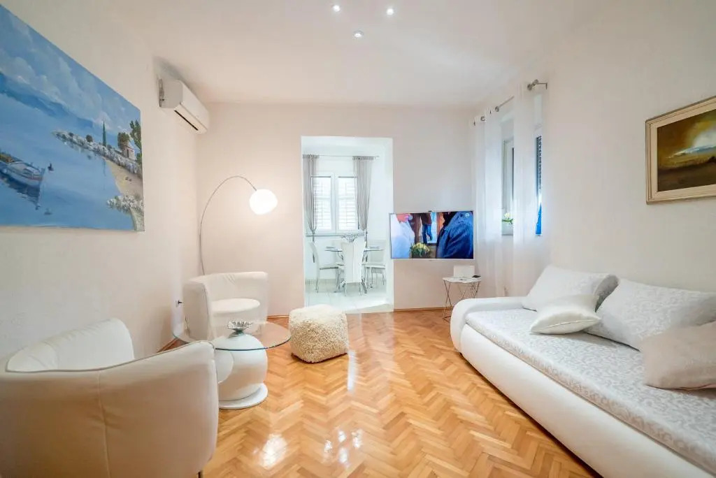 Adam apartments