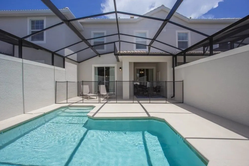 Luxury 4 Bed Villa For 10 Guests Townhouse