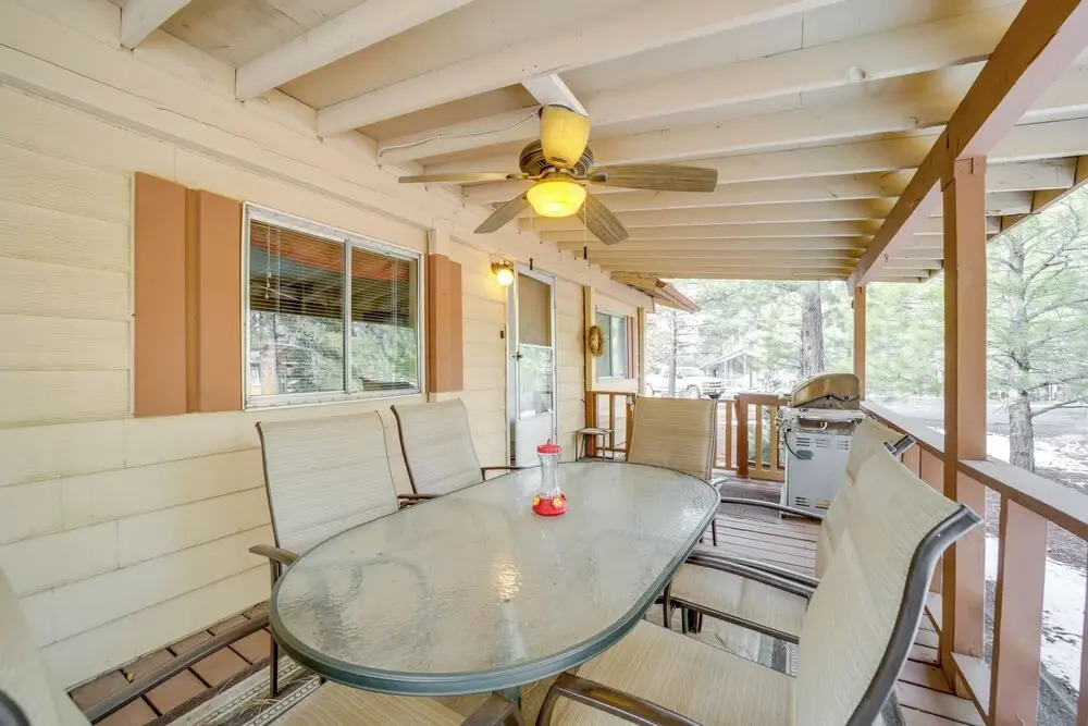 Near Hiking Trails: Tranquil Cabin in Munds Park!