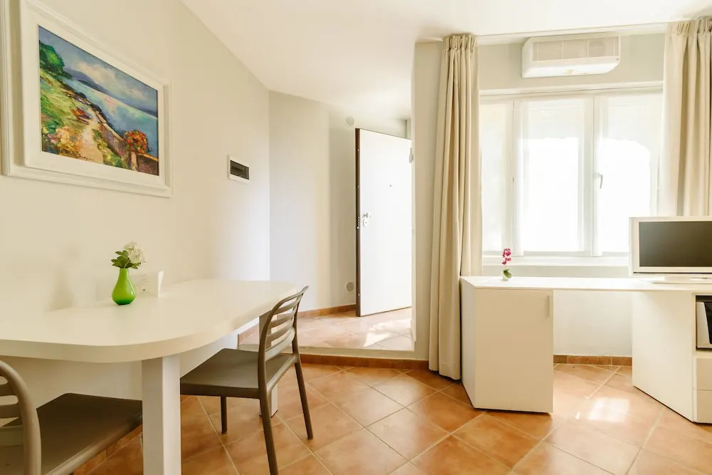 Casa Leonardo by Villa Porta Collection