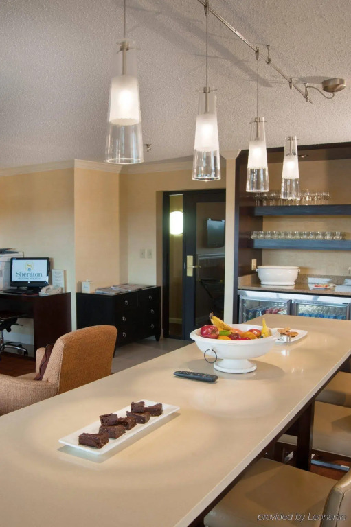 Sheraton Westport Chalet Hotel St. Louis