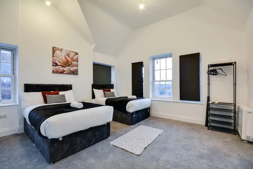 Wigan - Apartment - Sleeps 6 - Parking