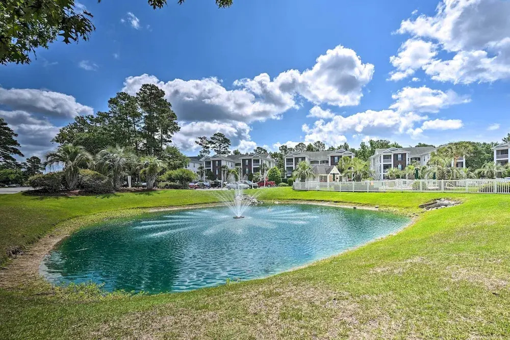 5 Mi to Myrtle Beach Hot Spots: Condo w/ Perks!