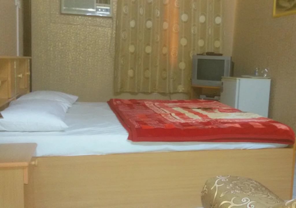 OYO 140 Al Musafeer Hotel~