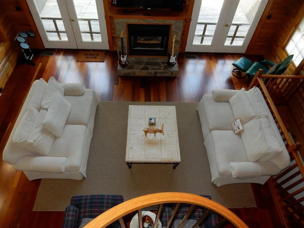 Lazy Bear Lodge
