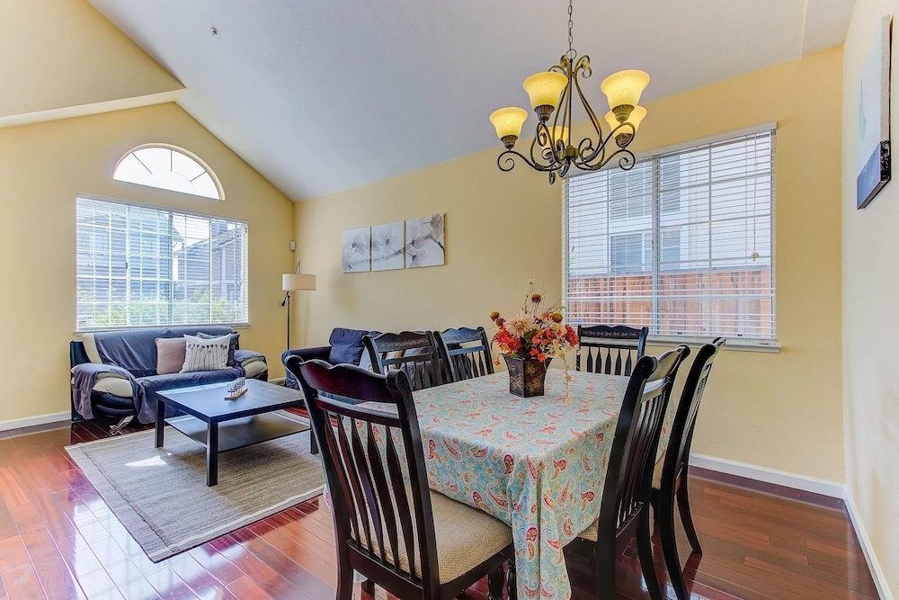 Andrea Way House in Union City 3 Bedrooms 2.5 Bathrooms Home
