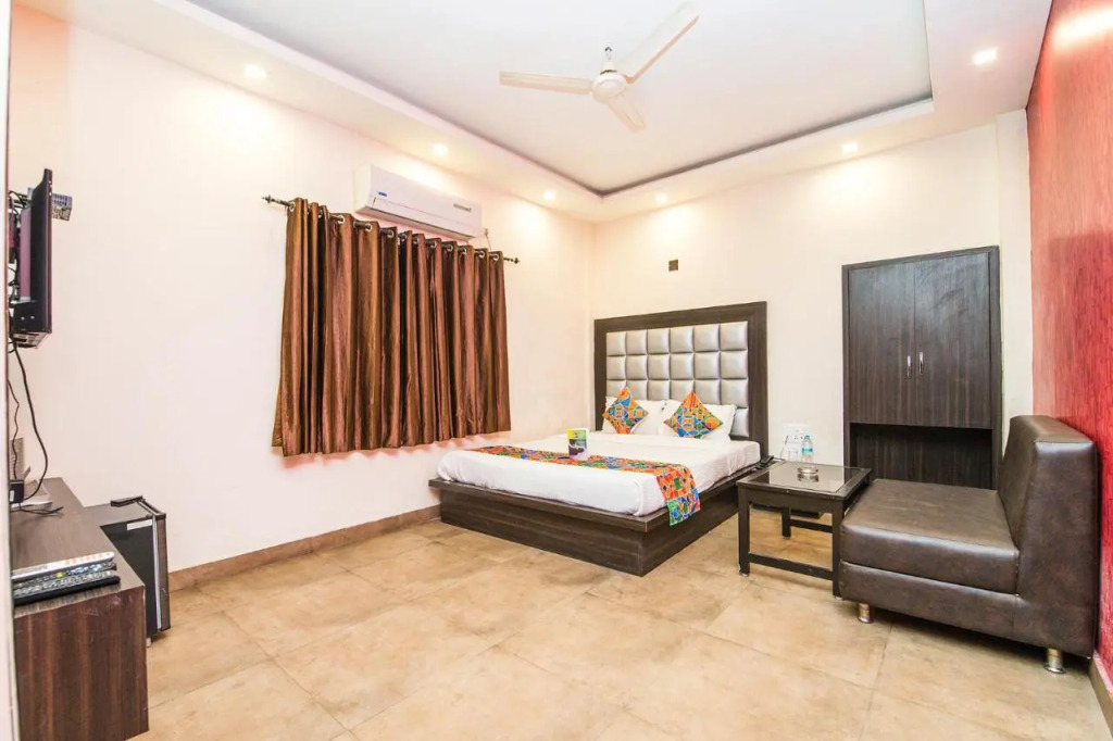 FabHotel De Sivalika - 500m from Belur Math