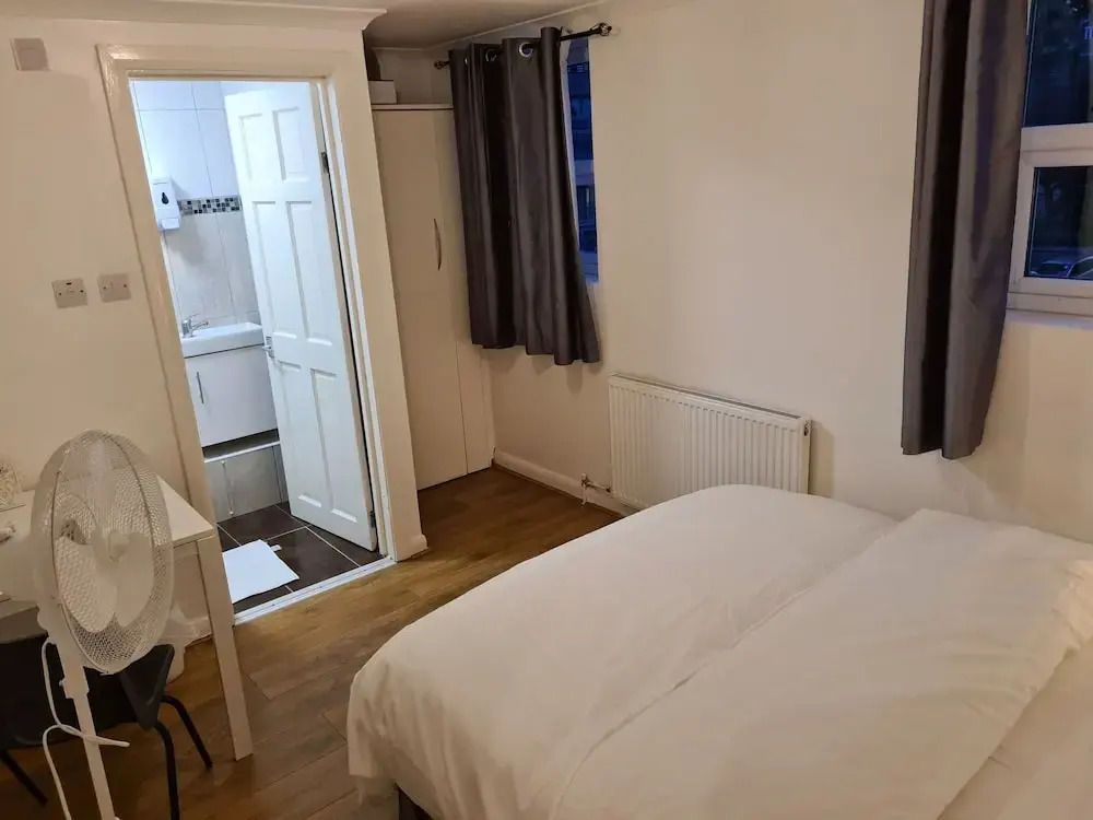 4br-2ensuite-10mincentrallondon-sleeps11-parking
