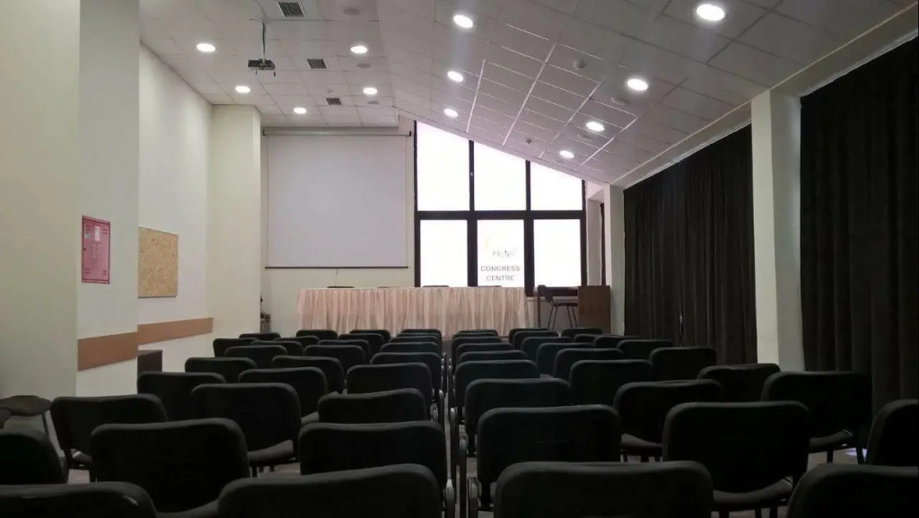 Hotel Pela