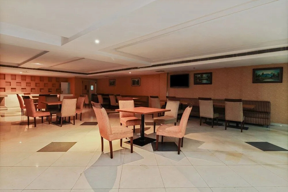 Capital O 35958 Hotel Lake View