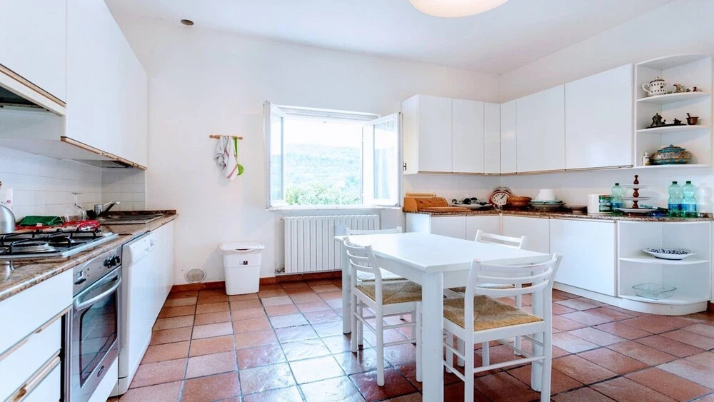 Villa Vallocchia - sleeps 18. Exclusive pool/grounds. Spoleto 10 mins. Rome 1 hr