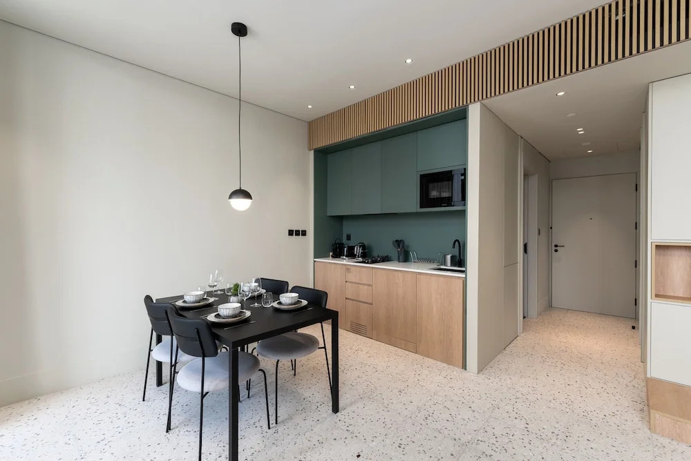 Sleek Business Bay Studio Burj View Balcony