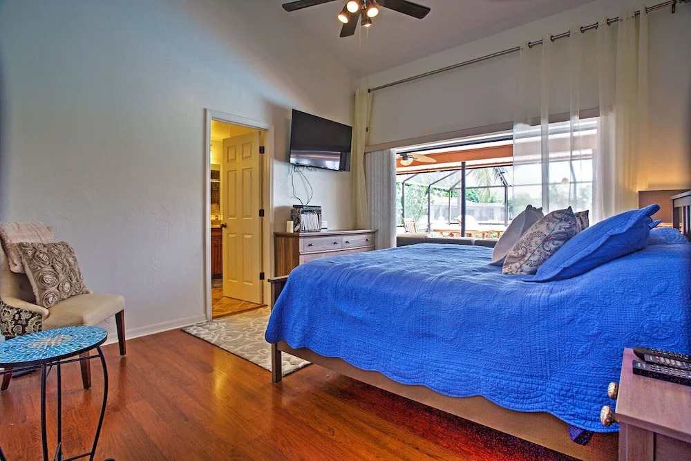 Newly Renovated Tropical Getaway in Cape Coral!