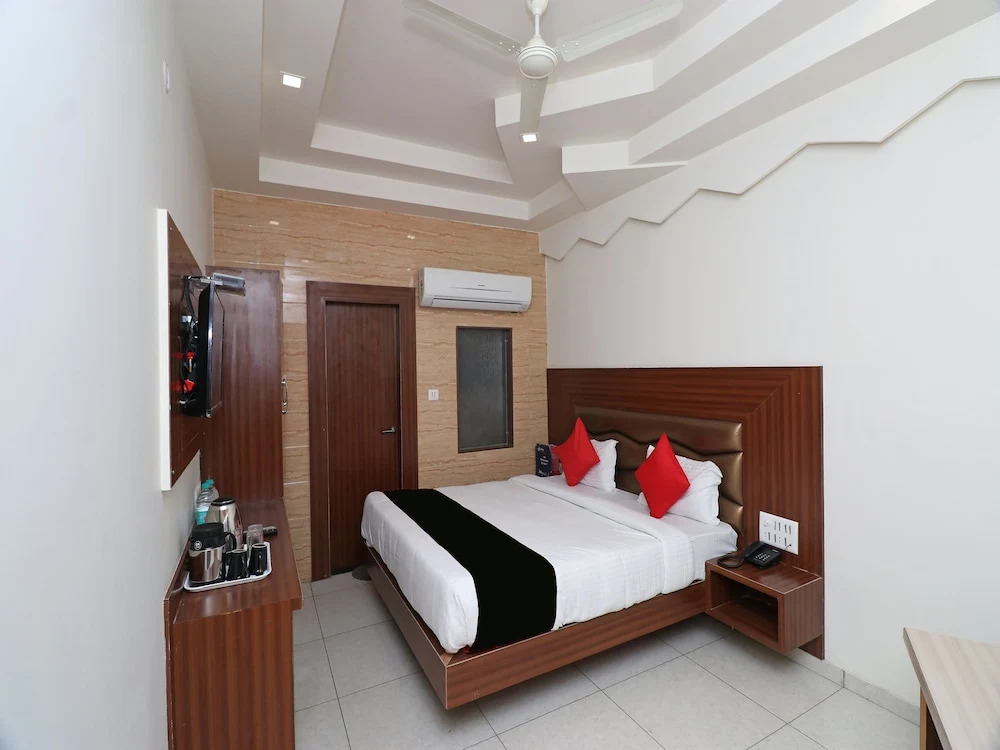 Capital O 28016 Hotel Big Dream