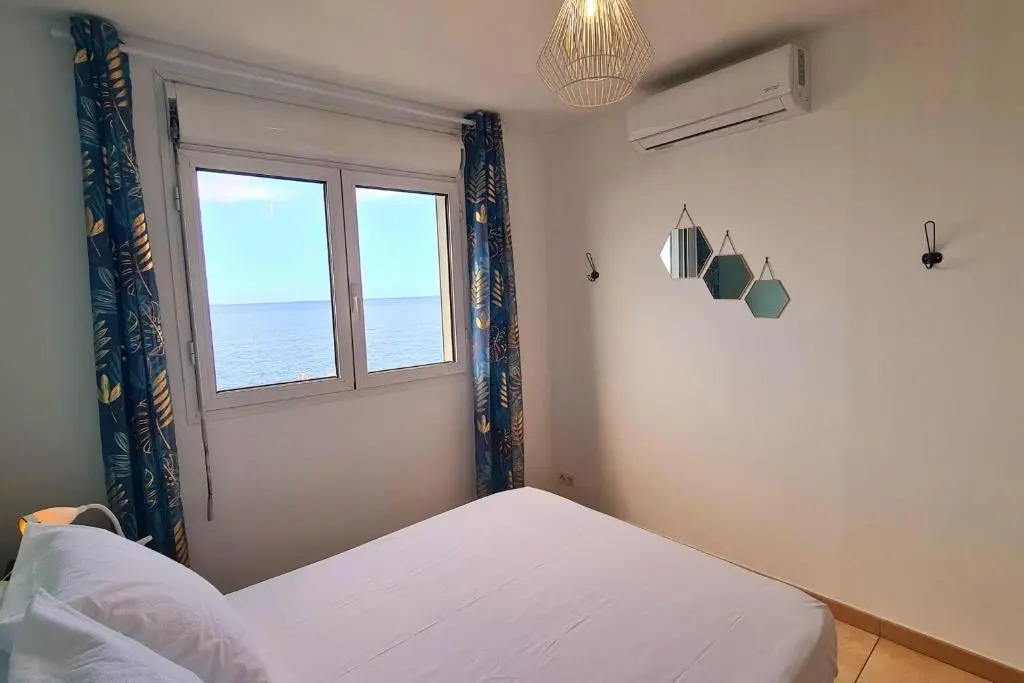 L appartement L Ocean, T2 d'environ pour 2 personnes avec balcon une vue imprenable sur l'océan