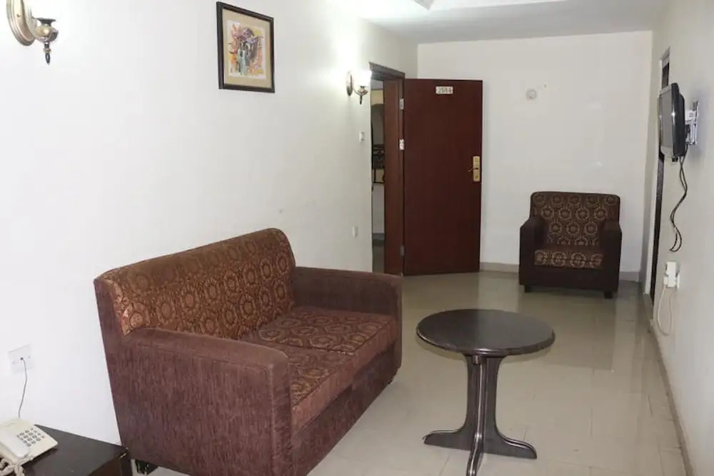 Michelle Suites