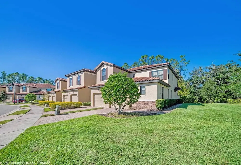 Spacious 4BD Town Home With Private Patio - Near Disney Parks AND Golf #8127