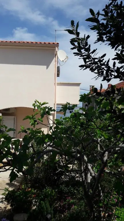 Apartments by the sea Cove Mala Lamjana, Ugljan - 21182