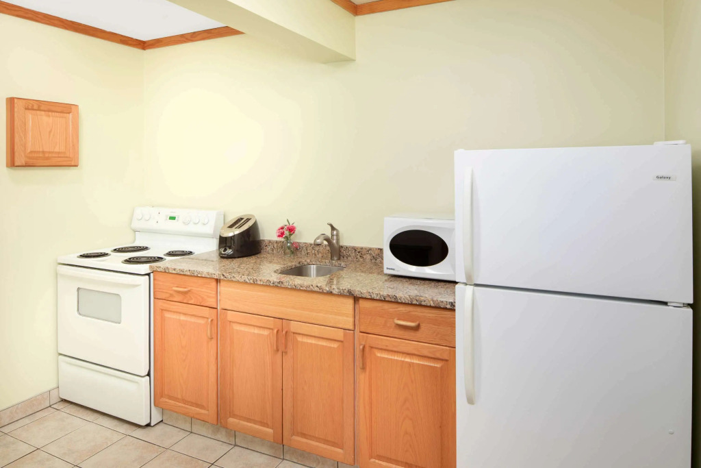 Travelodge by Wyndham Golden Sportsman Lodge