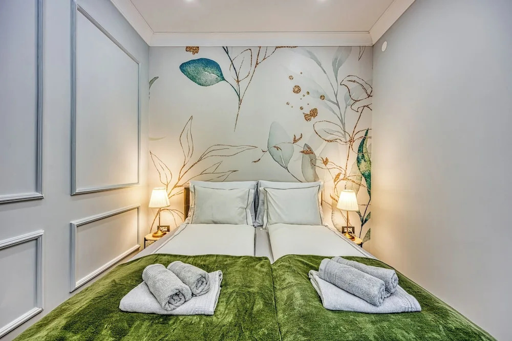 Boutique Downtown Studio with Balcony  1