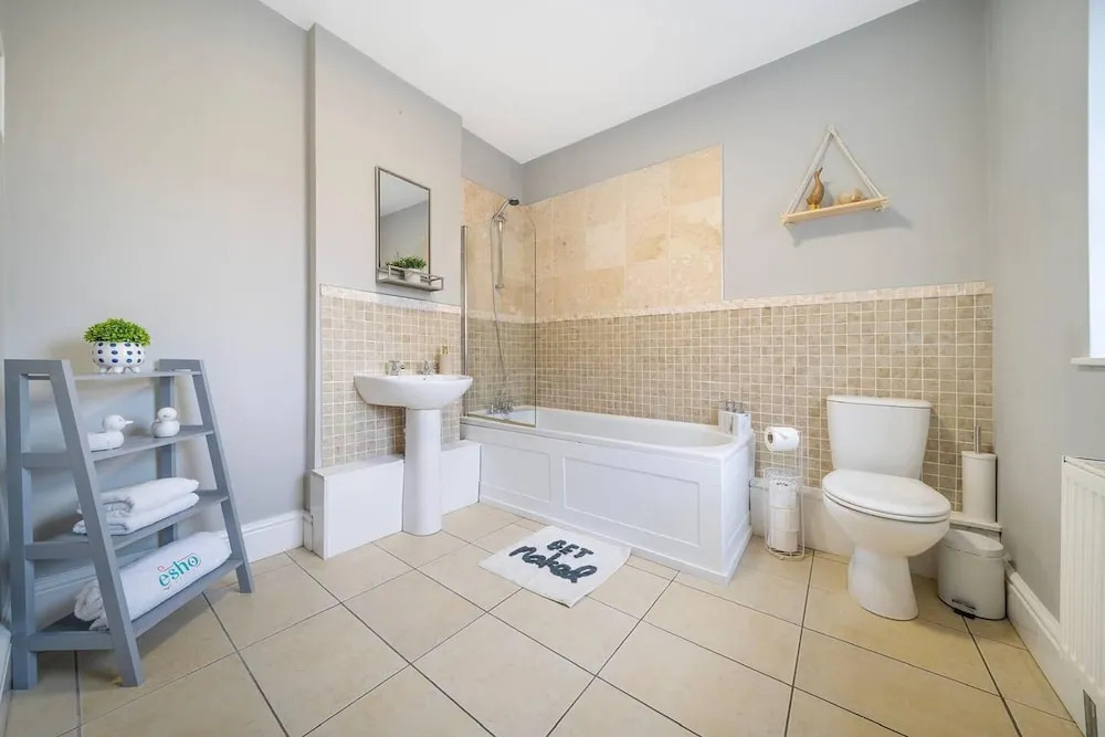 1 bed house, Free on street parking, Central