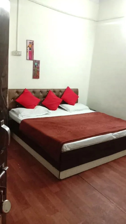 Goroomgo Broadway Nainital
