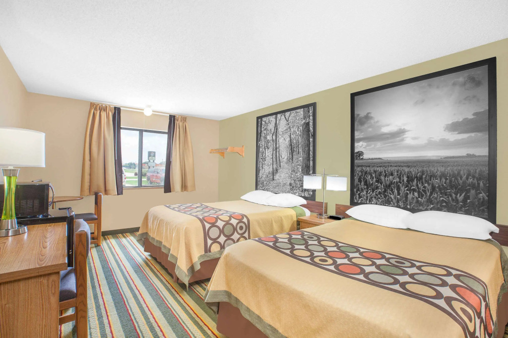 Super 8 by Wyndham Mt Pleasant