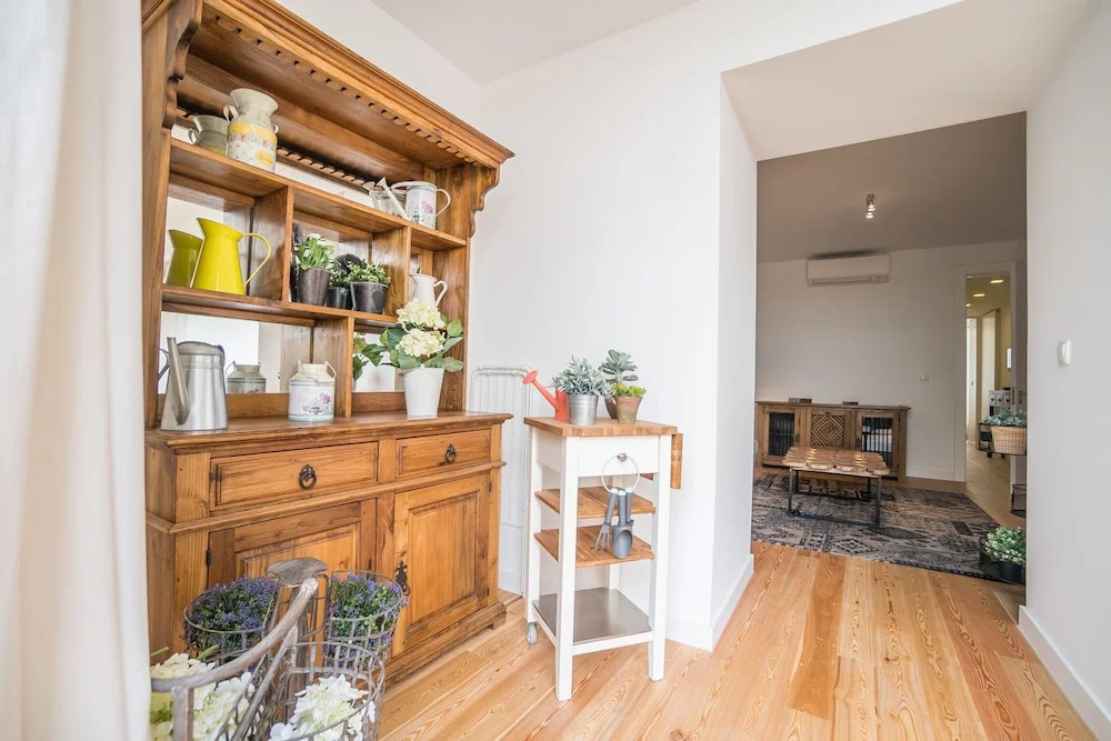Gulbenkian 2 bedroom with Private Garden