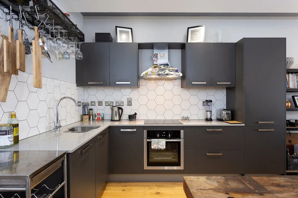 1 Bedroom Converted Warehouse In Stoke Newington