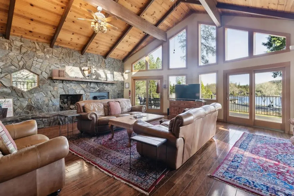 Dos Pinos - Spacious Lakefront Cabin w/ Game Room by Yosemite Region Resorts