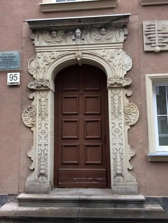 Fahrenheit House Apartment